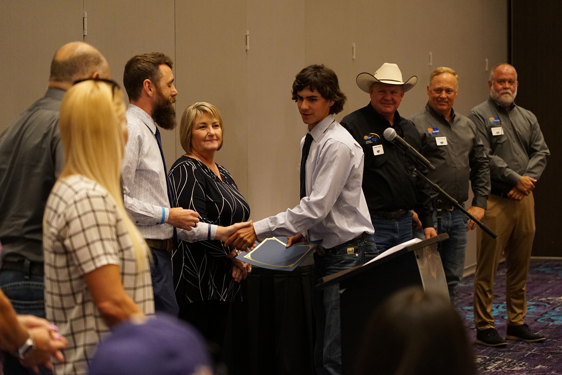 Pinal 40 Members handing out awards